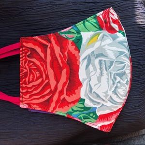 NWT Adjustable Reversible Cotton Face Mask Roses